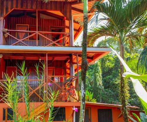 Las Caletas Lodge