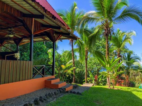 Las Caletas Lodge