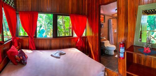 Las Caletas Lodge