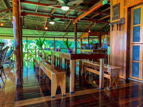 Las Caletas Lodge