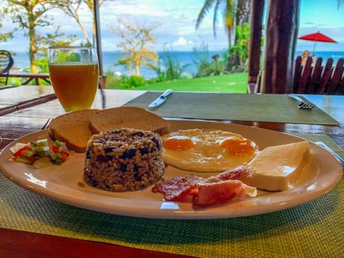 Las Caletas Lodge