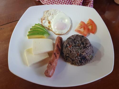Las Caletas Lodge