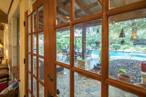 Rock 'n' Wood Home