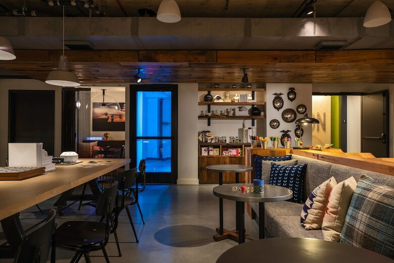 Hotel Moxy Washington, Dc Downtown