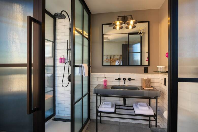 Hotel Moxy Washington, Dc Downtown