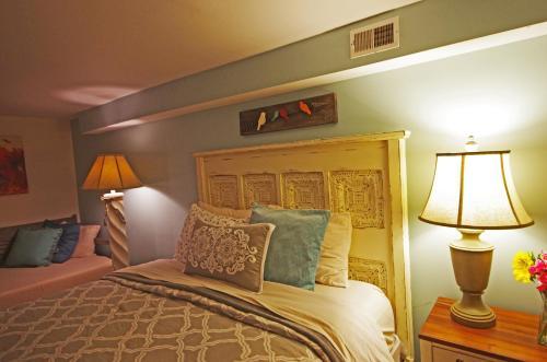 Birdhouse Bed And Breakfast