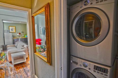 1347 Northwest Apartment #1053 Apts