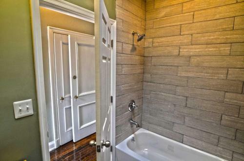 1347 Northwest Apartment #1053 Apts