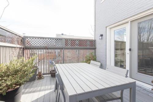 Deck?patio?park?trolley