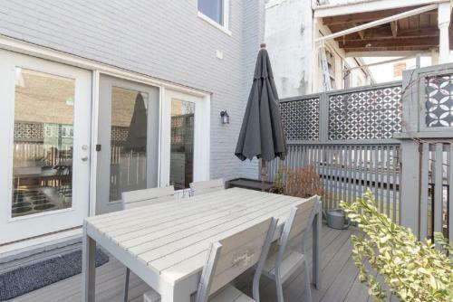 Deck?patio?park?trolley