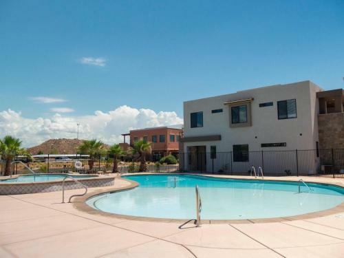 Poolside Perfection - Close To Zion