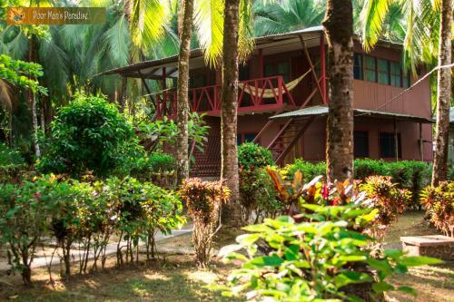 Poor Man's Paradise Lodge