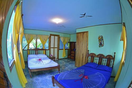 Poor Man's Paradise Lodge
