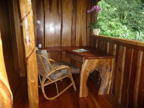 Topos Tree House
