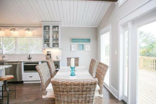 30a Beach House - Beachside Betty