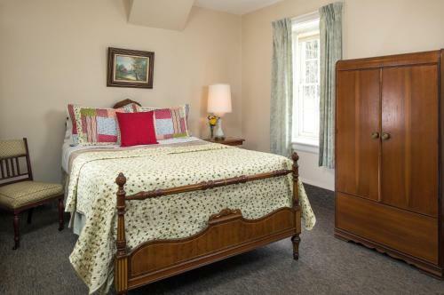 Bed & Breakfast Idlwilde Inn