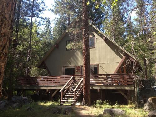 Yosemite Creekside Birdhouse