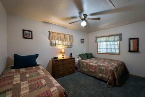 24 Wawona Cabin