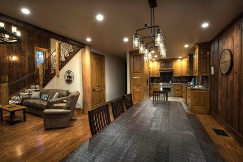 1r Rustic Retreat