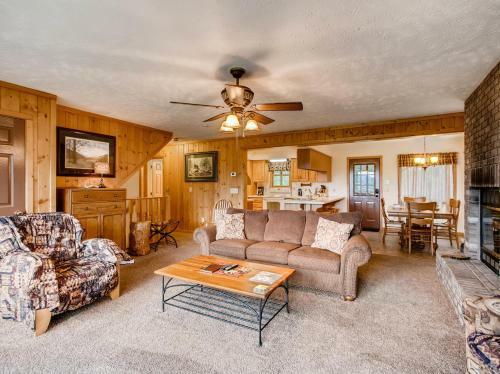 Misty Cove - Sevierville Cabin
