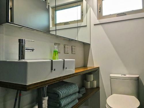 Mount Hood Village Scandi Tiny House 7