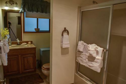 Deer Run Retreat Three-bedroom Chalet