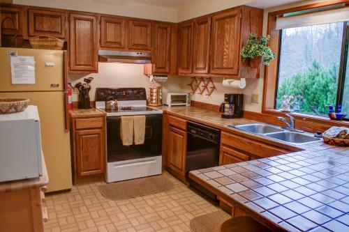 Deer Run Retreat Three-bedroom Chalet