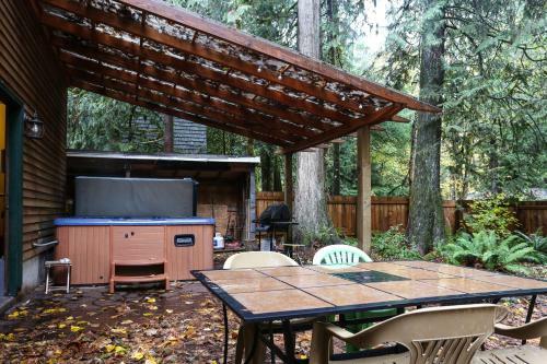 Marshall's Cabin In Rhododendron