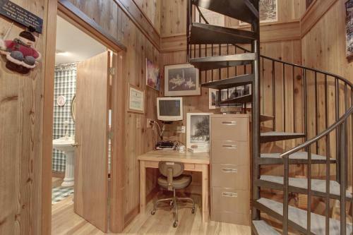 Papa Bear Cabin