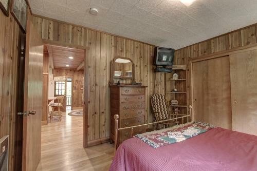 Papa Bear Cabin