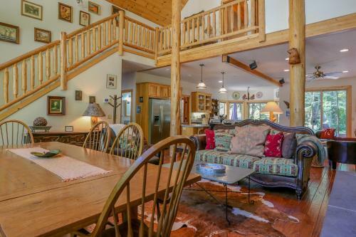 Wy' East Log Lodge