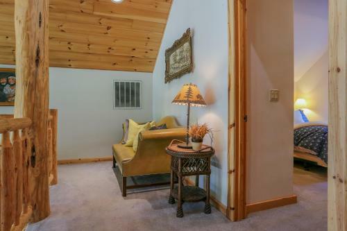 Wy' East Log Lodge