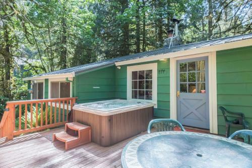 Salmon River Getaway-2 Bedroom