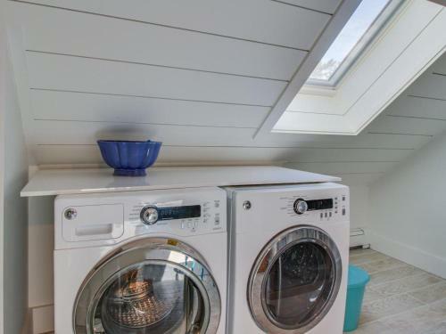 Chic Antique In Wellfleet Village