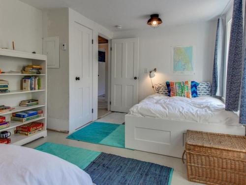 Chic Antique In Wellfleet Village