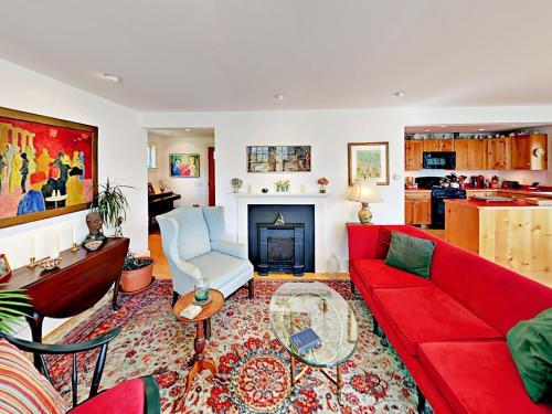 90 Lieutenant Island Rd Home