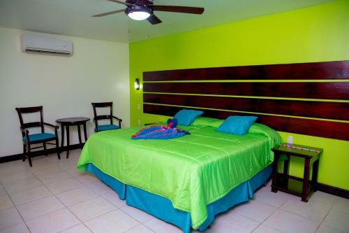 Hotel Fantasy Island Beach Resort, Dive & Marina
