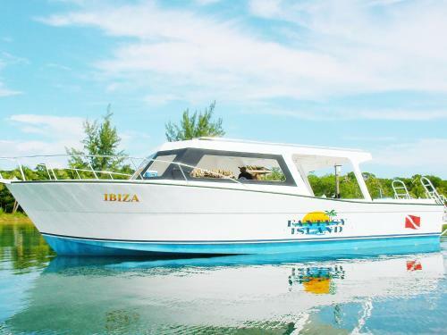 Hotel Fantasy Island Beach Resort, Dive & Marina