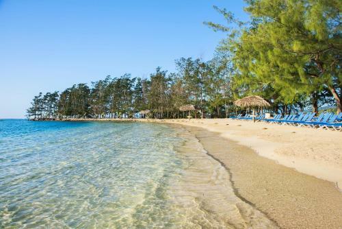 Hotel Fantasy Island Beach Resort, Dive & Marina
