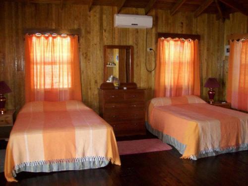 Hotel Grahams Place Guanaja