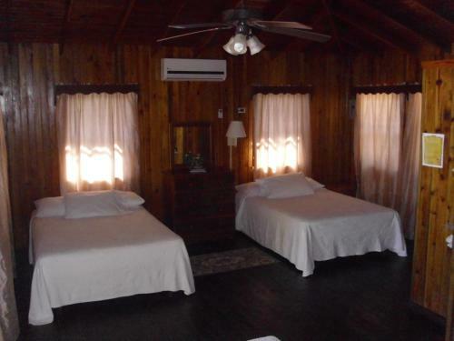 Hotel Grahams Place Guanaja