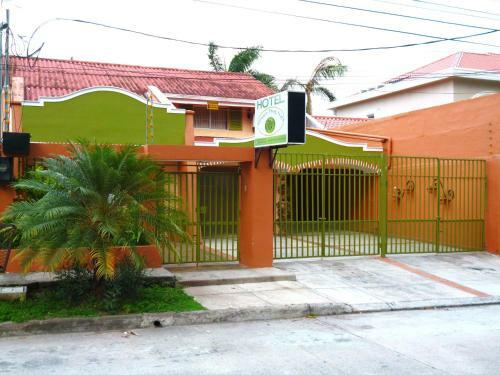 Hotel Hostal Green Frog