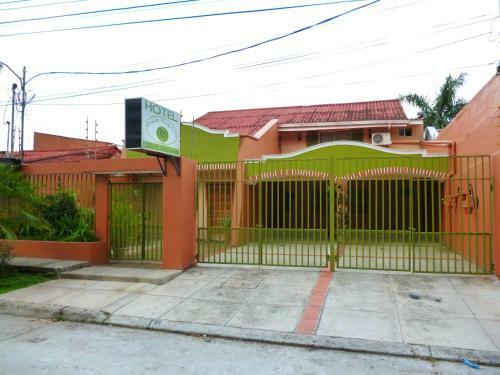 Hotel Hostal Green Frog