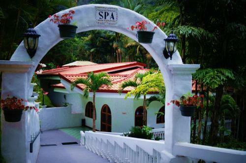 Hotel Rio Perlas