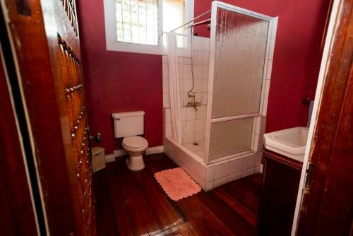 Hostal Casa De Piedra Escaz�