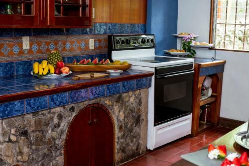 Hostal Casa De Piedra Escaz�