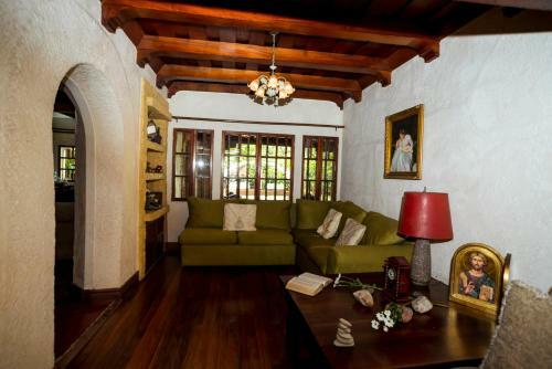 Hostal Casa De Piedra Escaz�