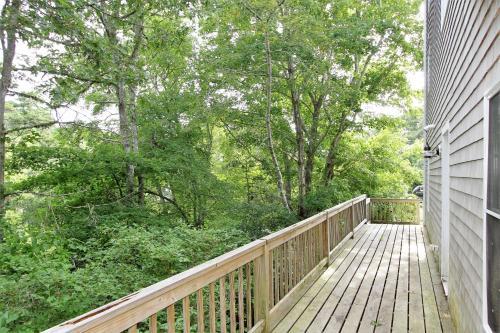 Serene Chatham House By Oyster Pond