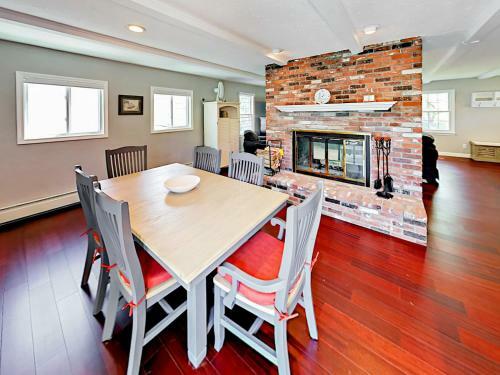 23 Shore Road Extension Home
