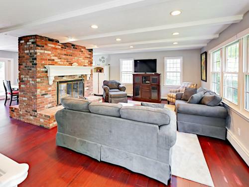 23 Shore Road Extension Home